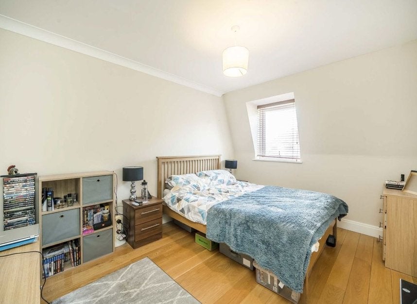Flat Marlborough Road in Greater London