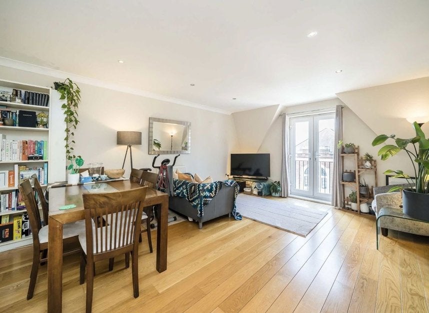 Flat Marlborough Road in Greater London