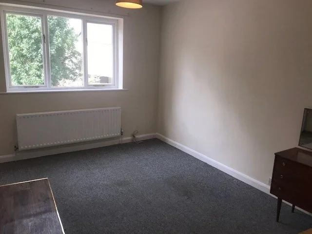 Flat Grove Vale in Greater London