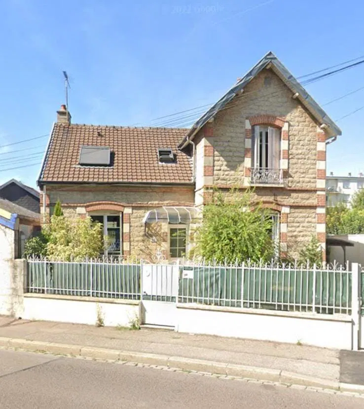 Room Cours Jacquin in Troyes