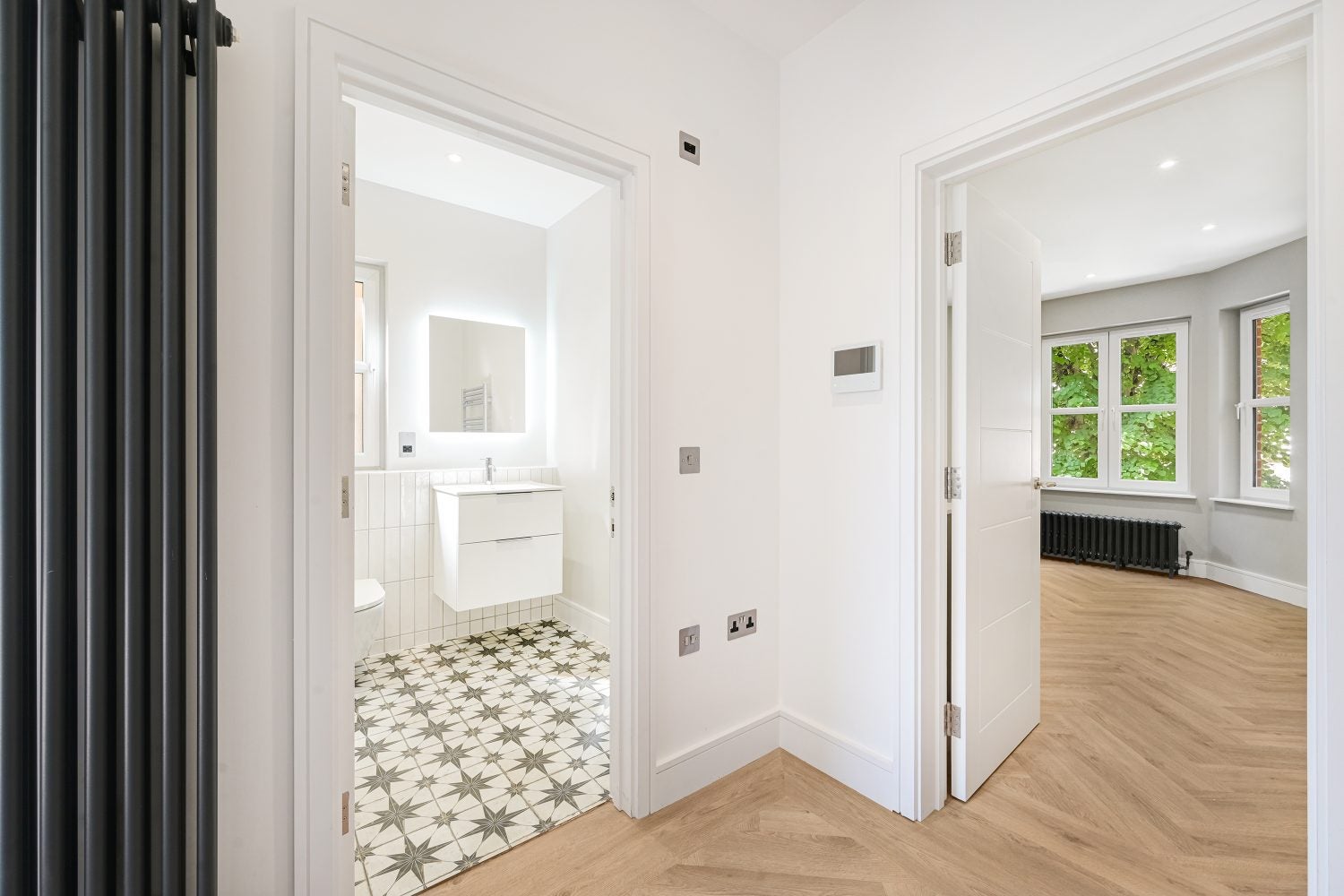 Flat Leeland Terrace in Greater London