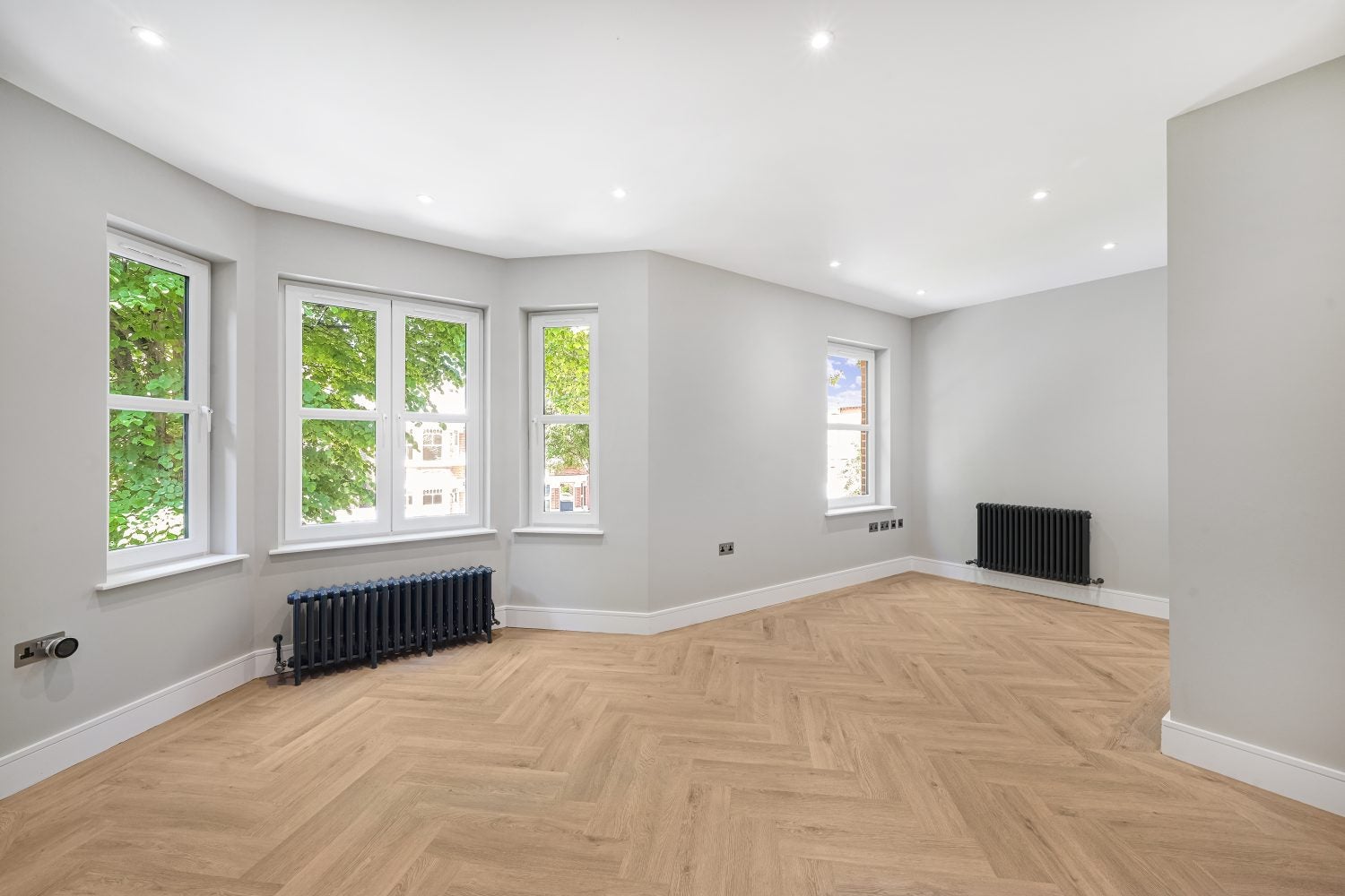 Flat Leeland Terrace in Greater London