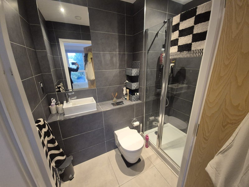 Room Plender Street in Greater London