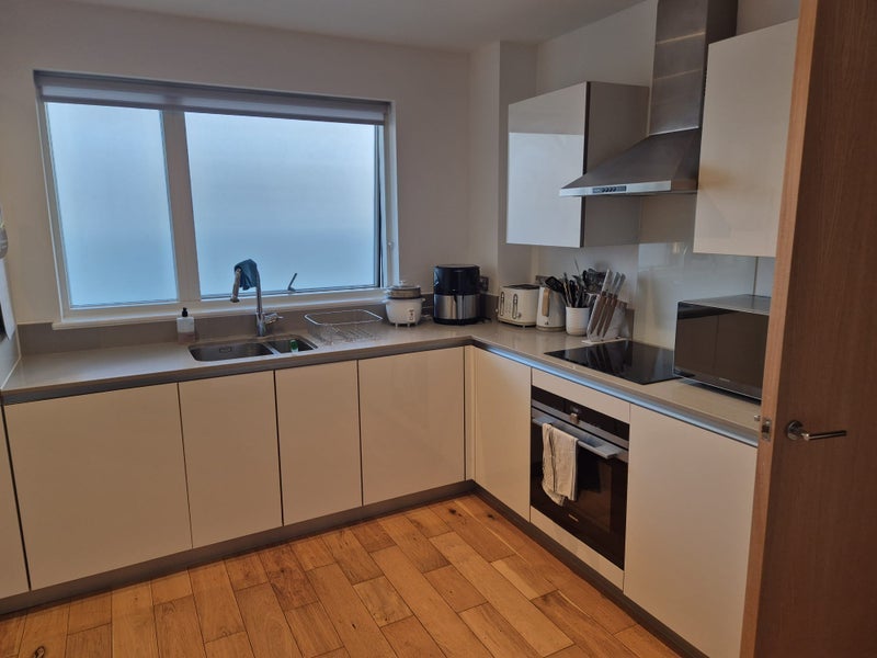 Room Plender Street in Greater London