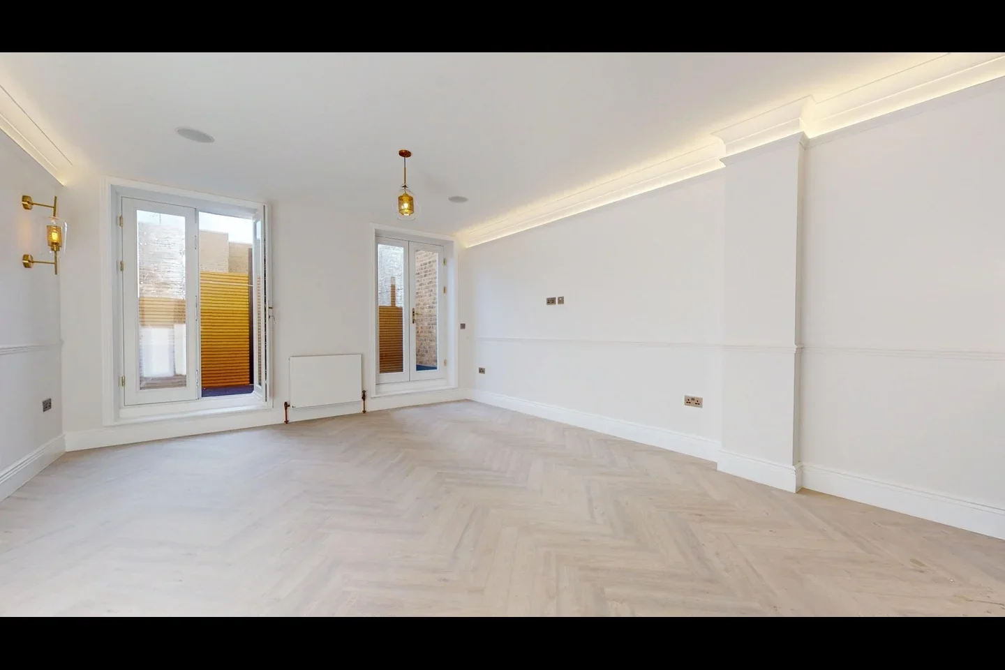 Flat Wimbledon Hill Road in Greater London