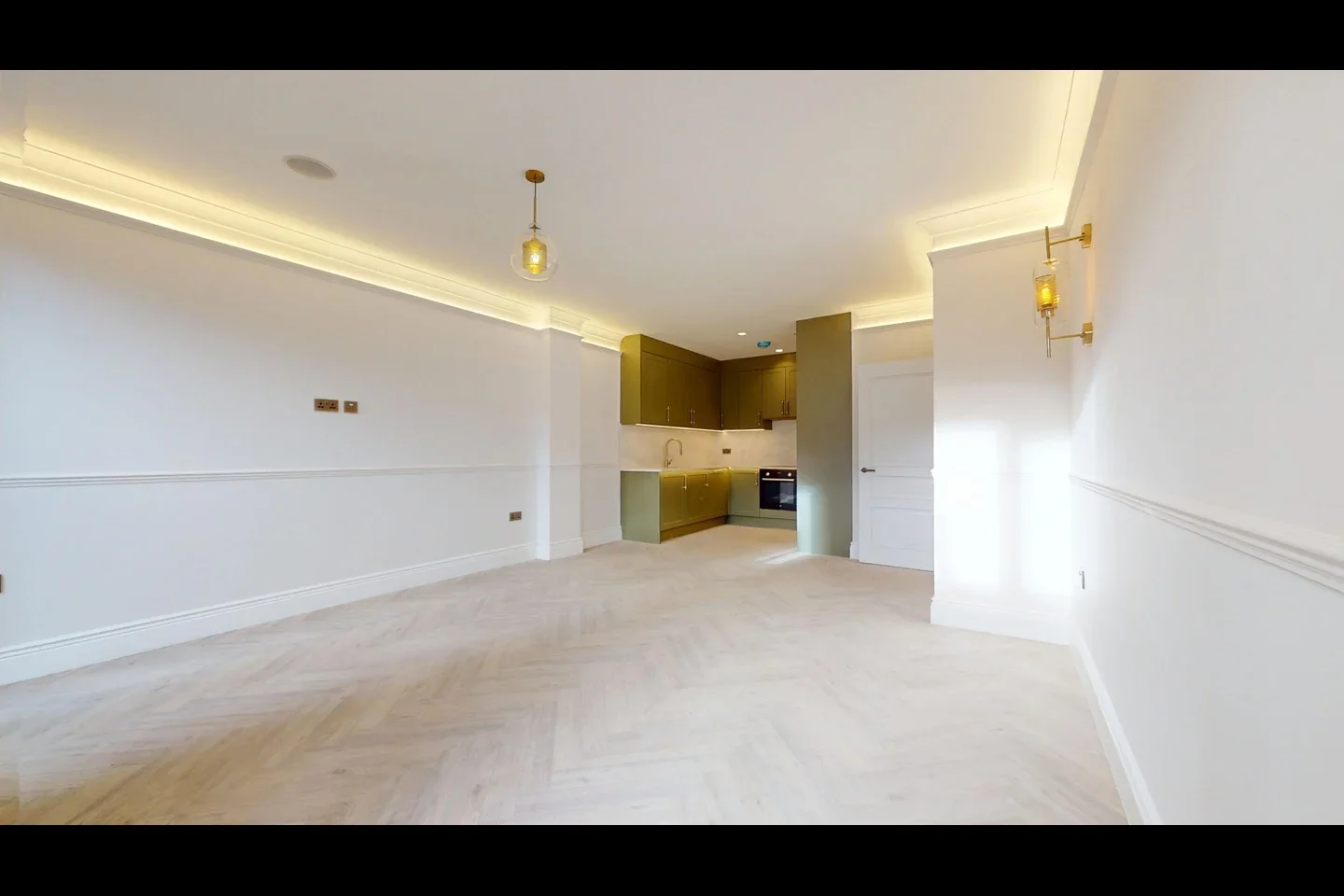 Flat Wimbledon Hill Road in Greater London