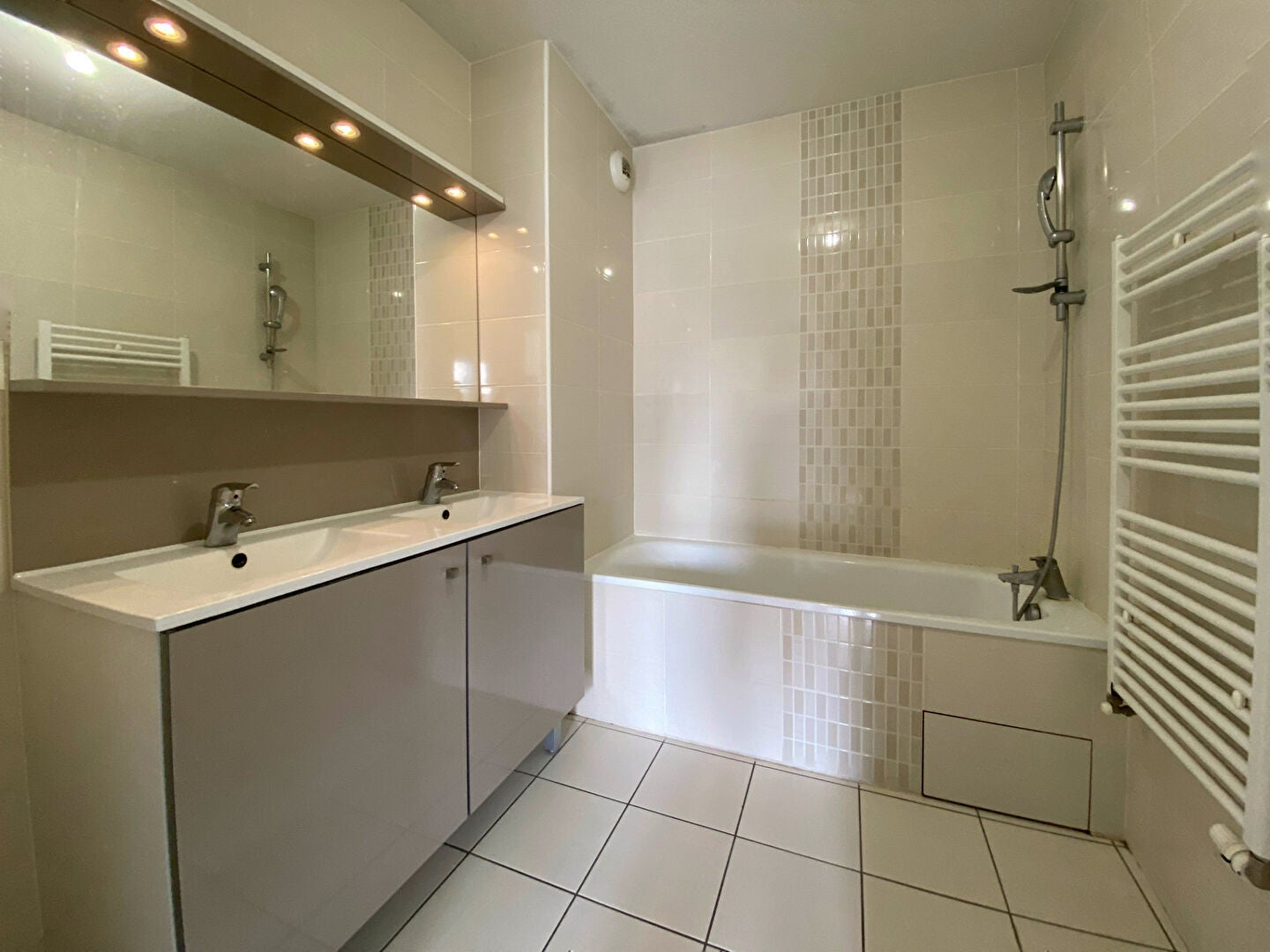 Flat Rue Mondenard in Bordeaux
