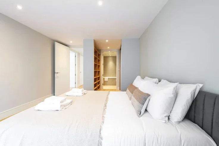 Flat Treveris Street in Greater London