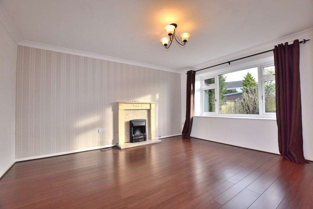 House White Rose Crescent in Richmond
