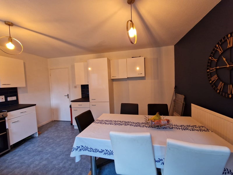 Room Hawkins Close in Rugby