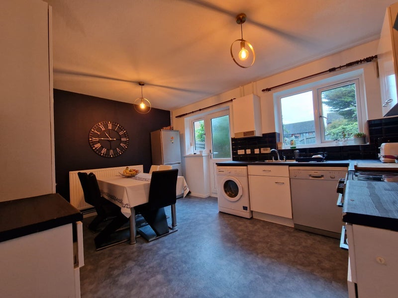 Room Hawkins Close in Rugby