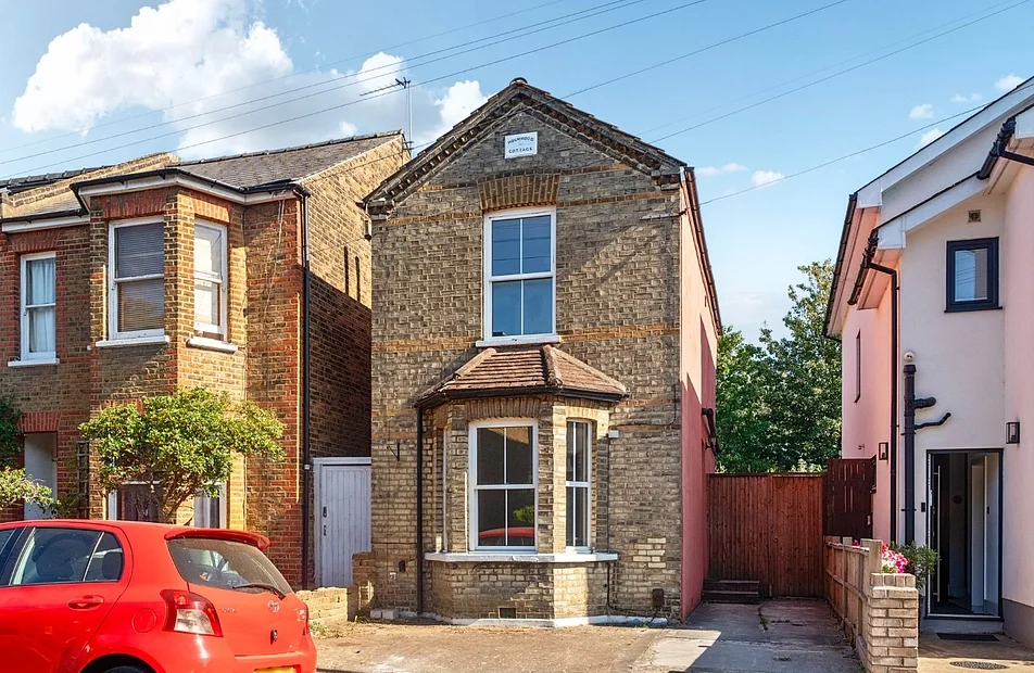 House Canbury Park Road in Greater London