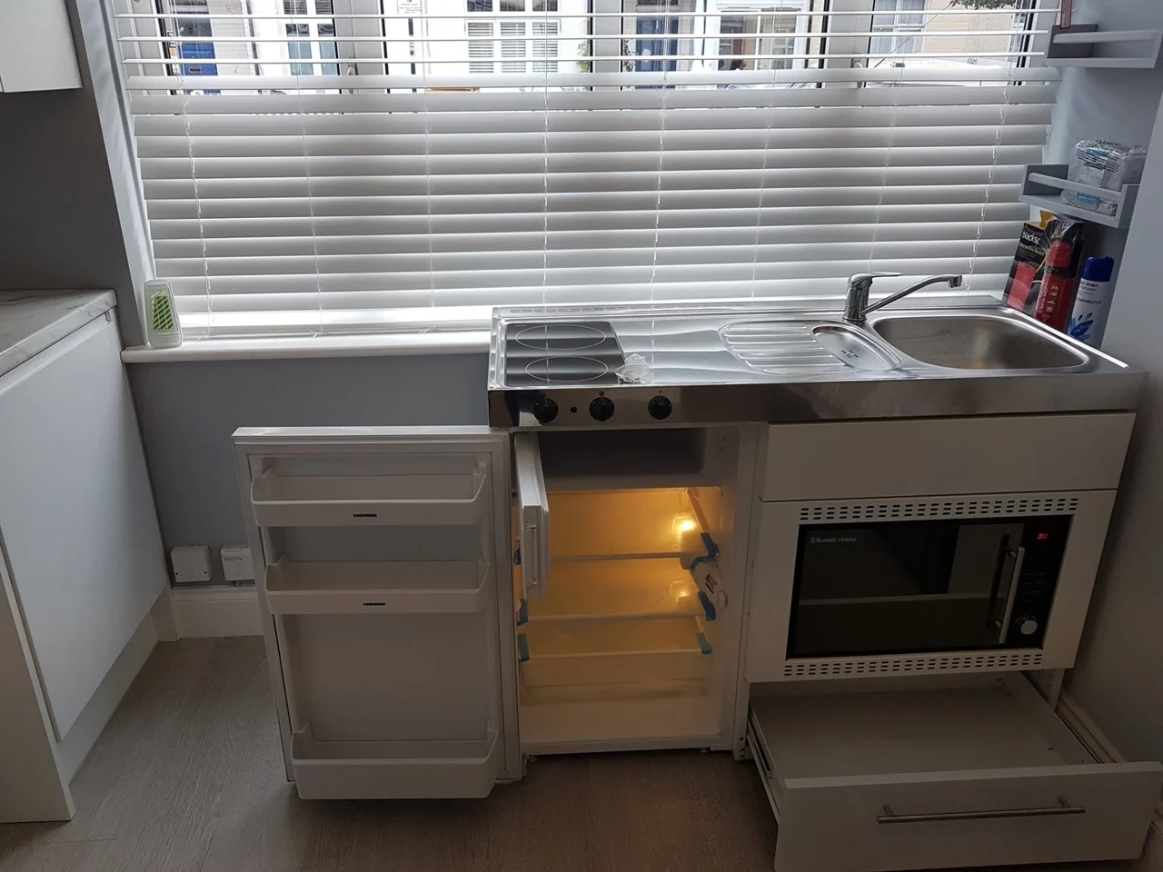 Flat Brudenell Road in Greater London