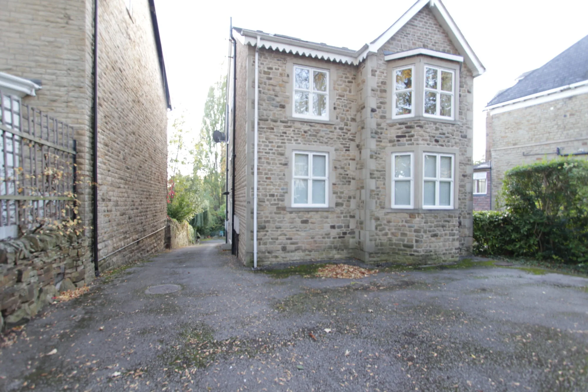 Flat Kenwood Park Road in Sheffield