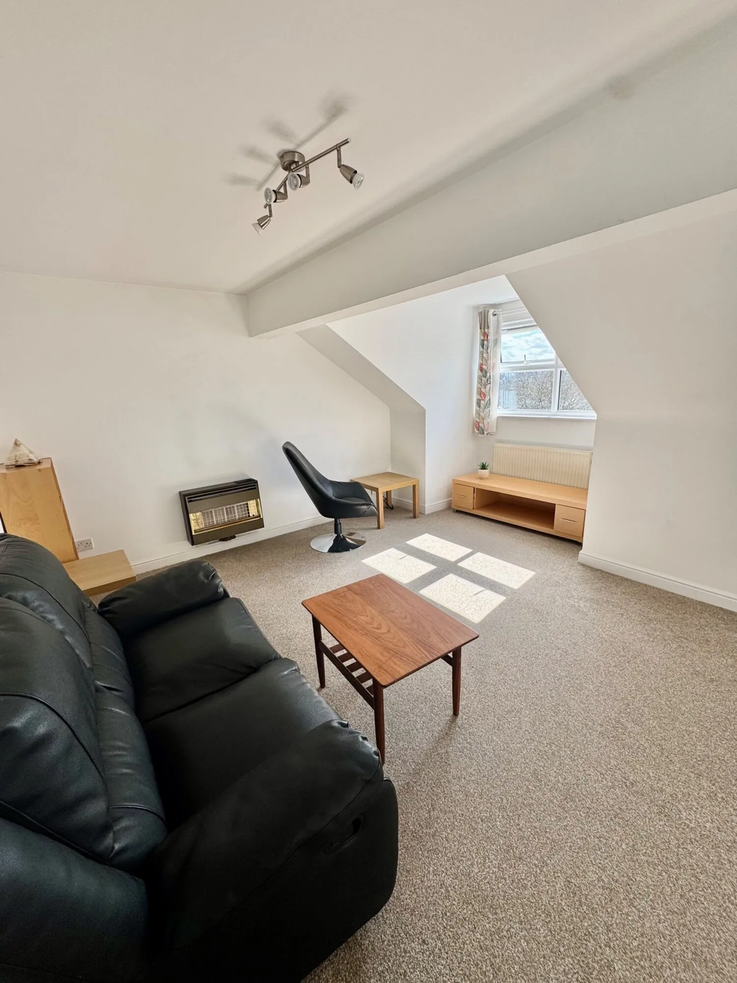 Flat Kenwood Park Road in Sheffield