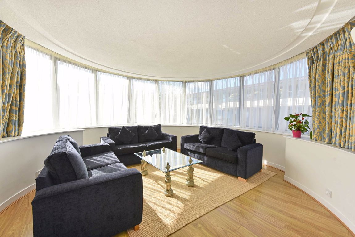 Flat Queen's Terrace in City of Westminster