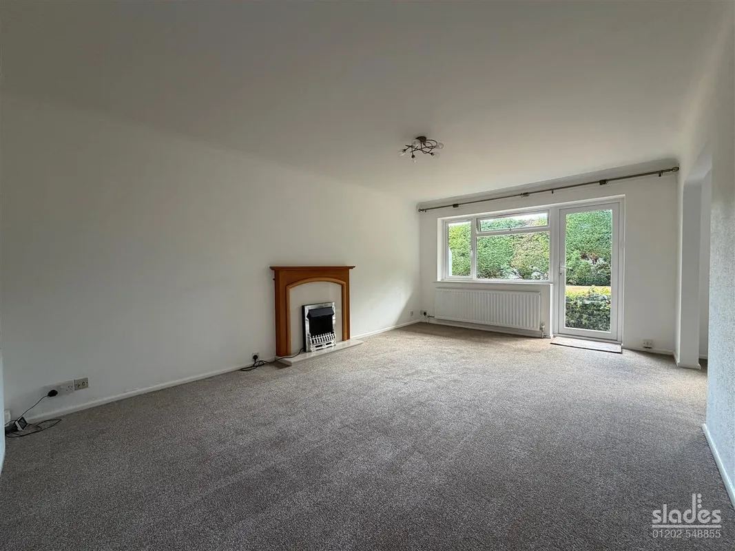 Flat Portarlington Road in Bournemouth