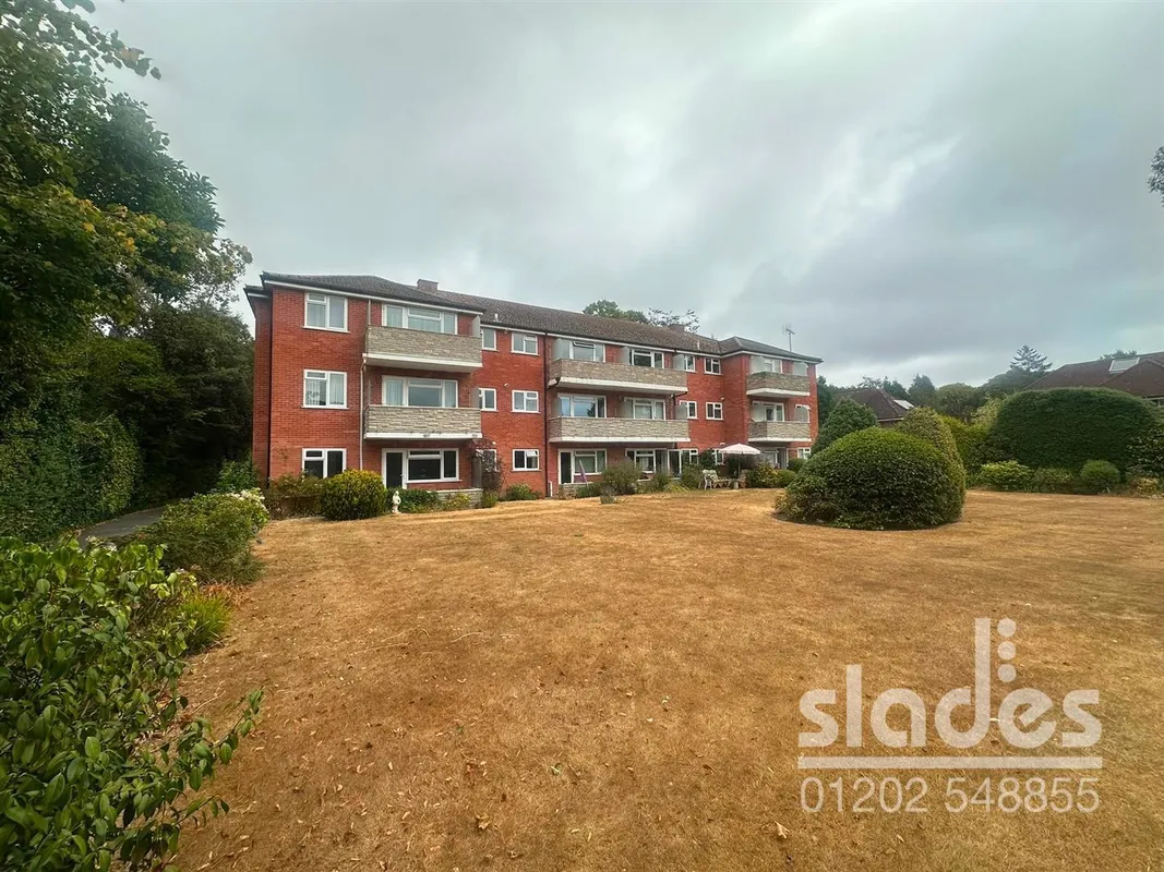 Flat Portarlington Road in Bournemouth