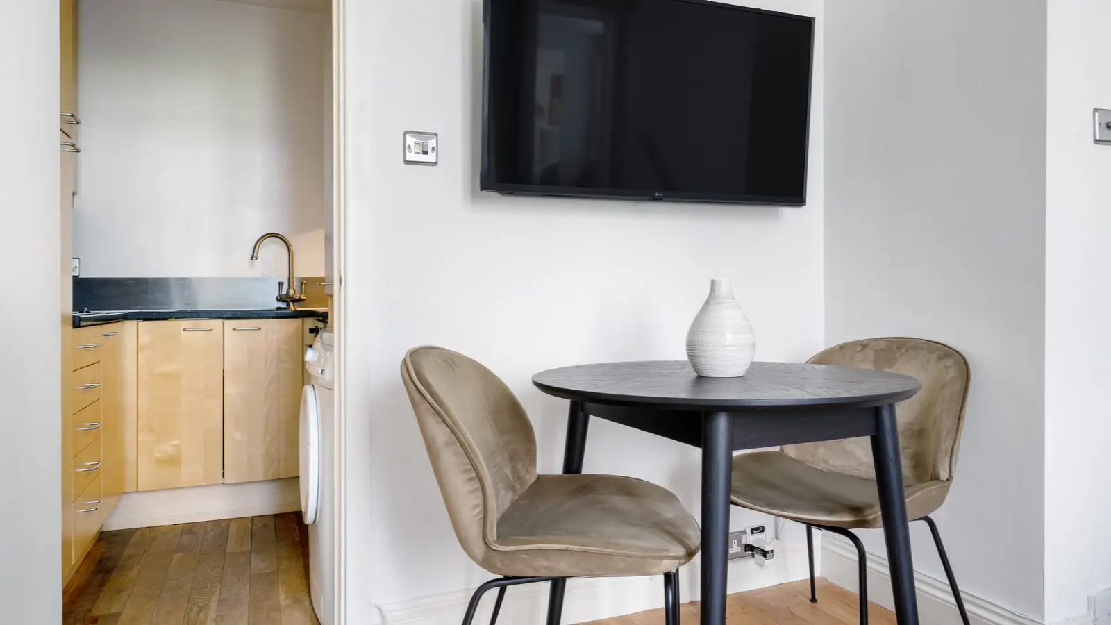 Flat Inverness Terrace in City of Westminster