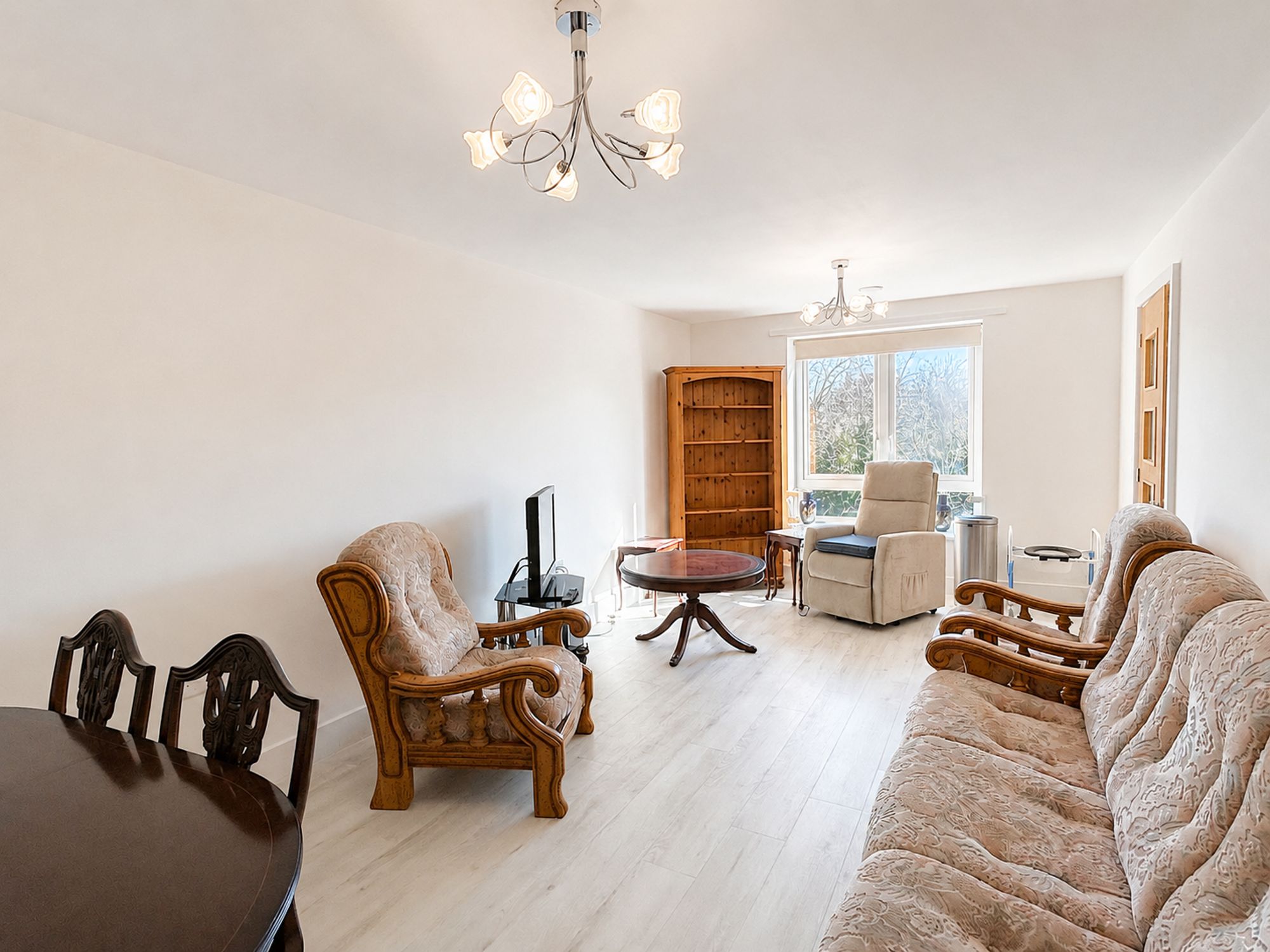 Flat Sidmouth Road in Greater London