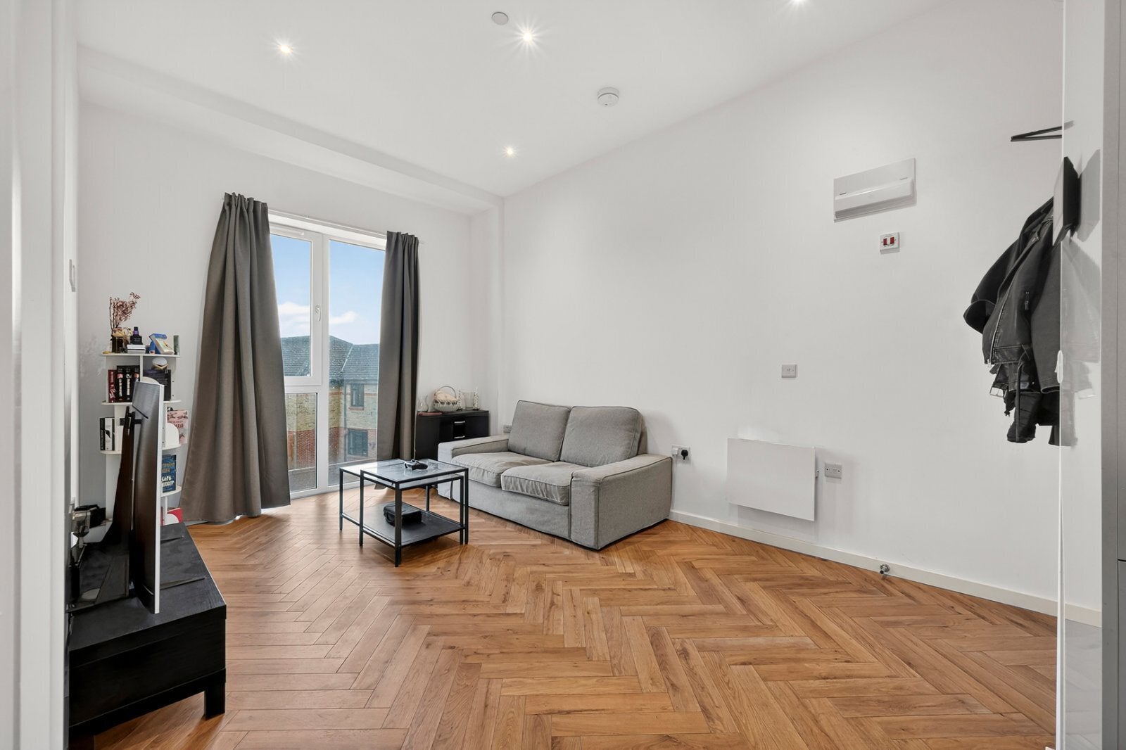 Flat Arklow Road in Greater London