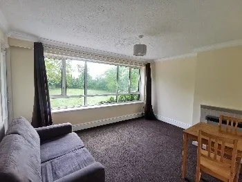 Flat Priestwood Court Road in Bracknell