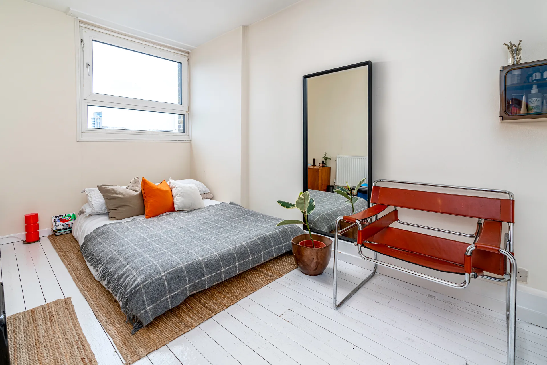 Flat Tottenham Road in Greater London