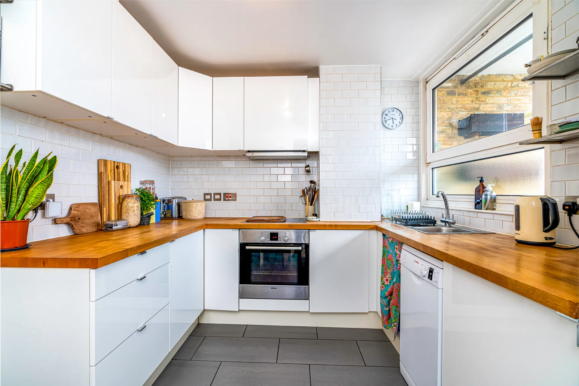 Flat Tottenham Road in Greater London