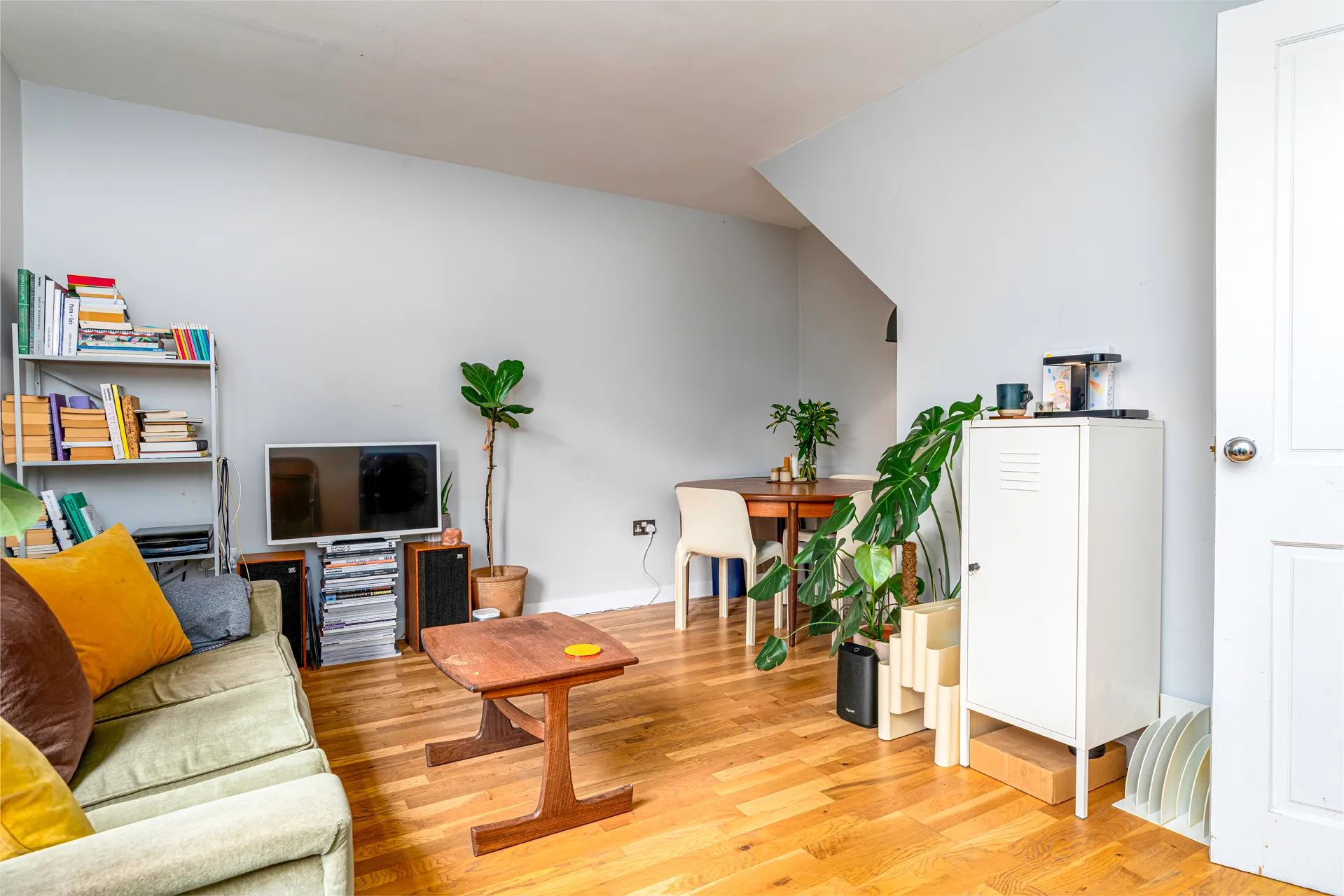 Flat Tottenham Road in Greater London