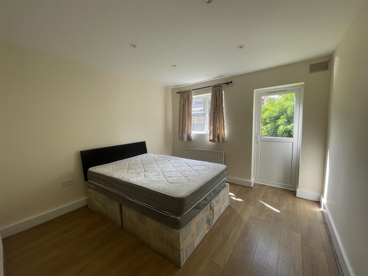 Flat Balfour Road in Greater London