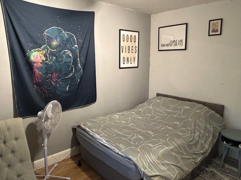 Room Caxton Road in Greater London