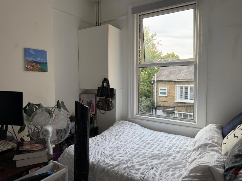 Room East Hill in Greater London