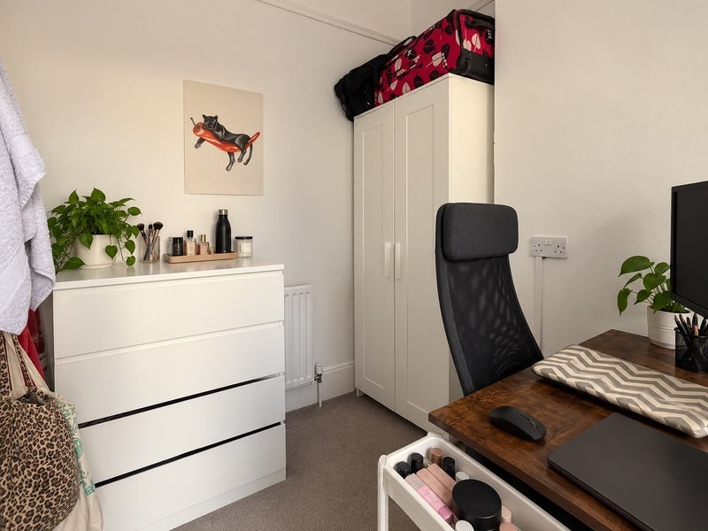 Room East Hill in Greater London