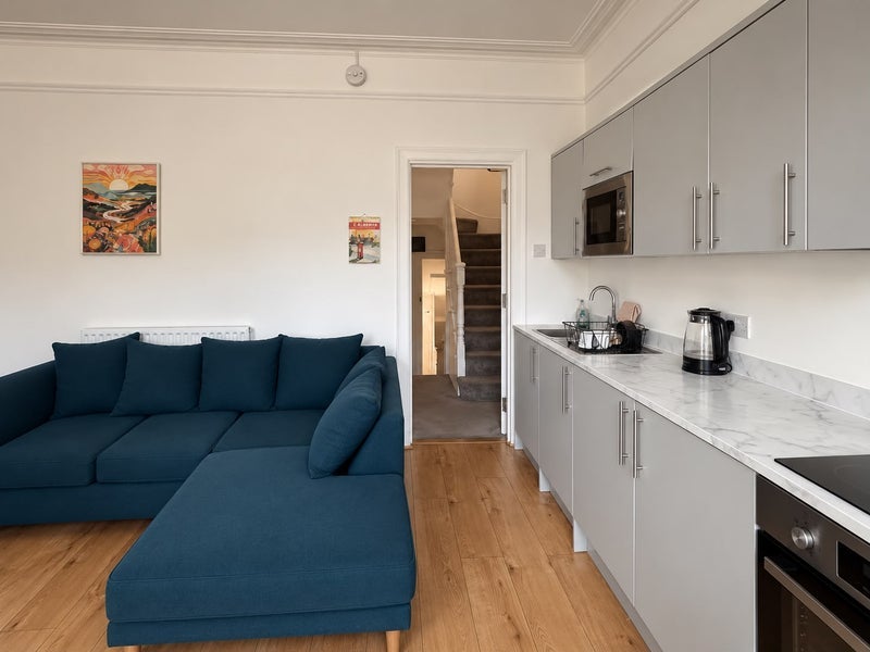 Room East Hill in Greater London