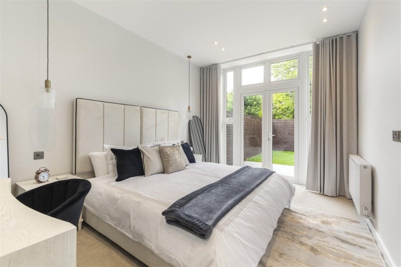 Flat Finchley Road in Greater London