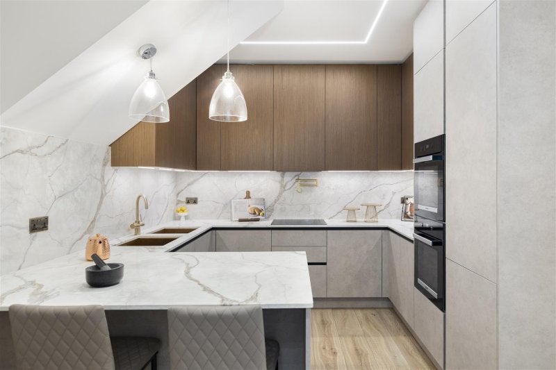Flat Finchley Road in Greater London