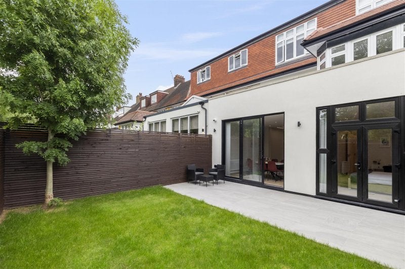 Flat Finchley Road in Greater London