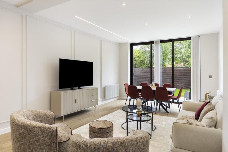 Flat Finchley Road in Greater London