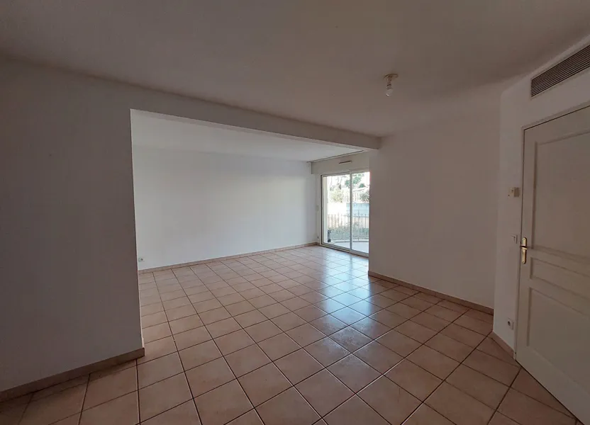 Flat Avenue Jean Moulin in Manosque