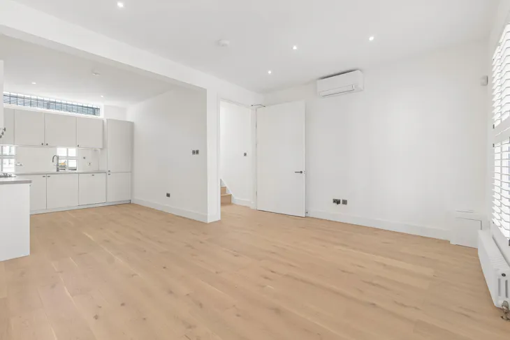 Flat Westbourne Park Road in Greater London
