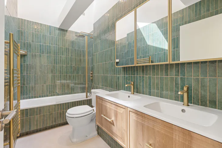 Flat Westbourne Park Road in Greater London