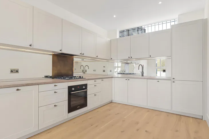 Flat Westbourne Park Road in Greater London