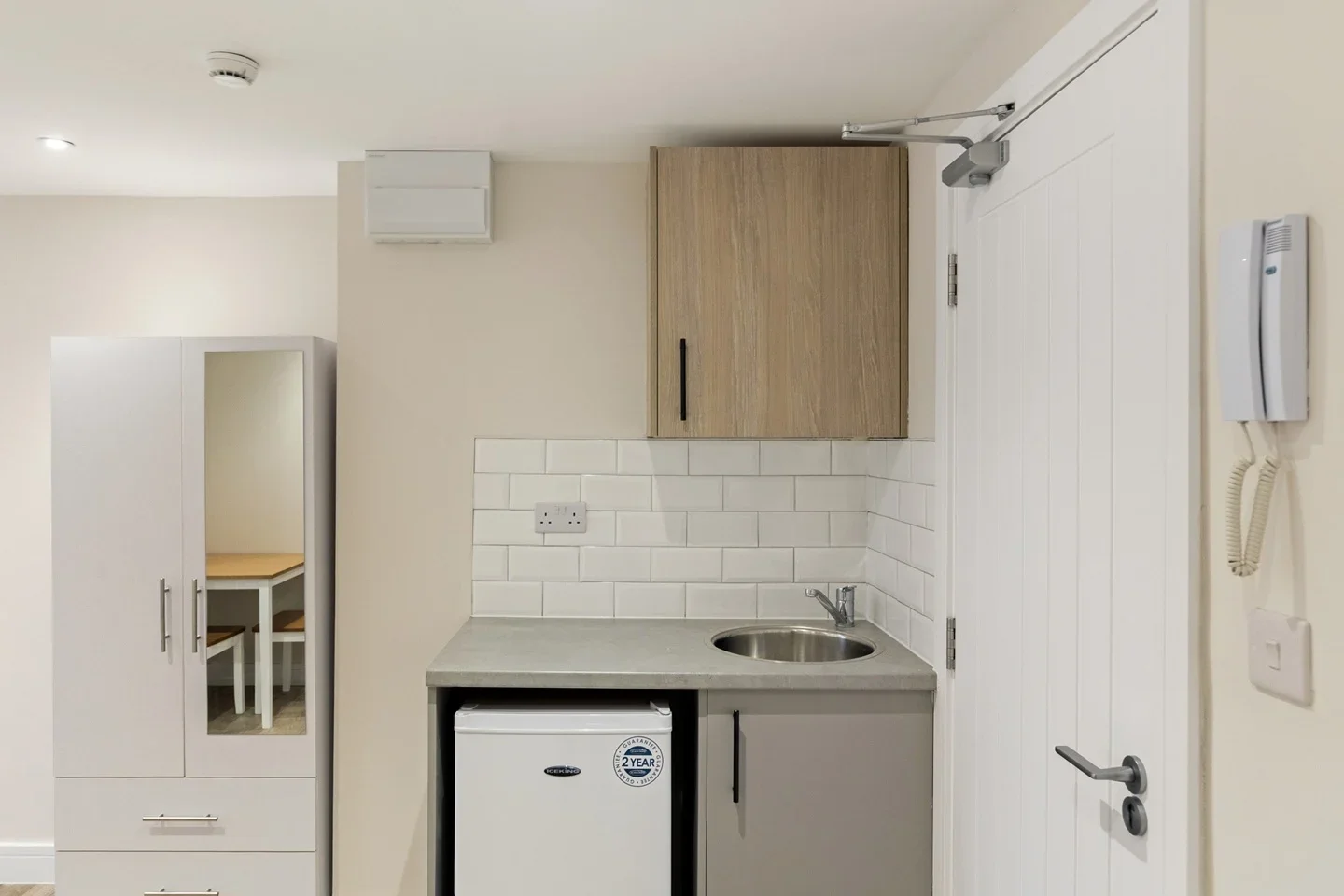 Flat Clarence Road in Grays