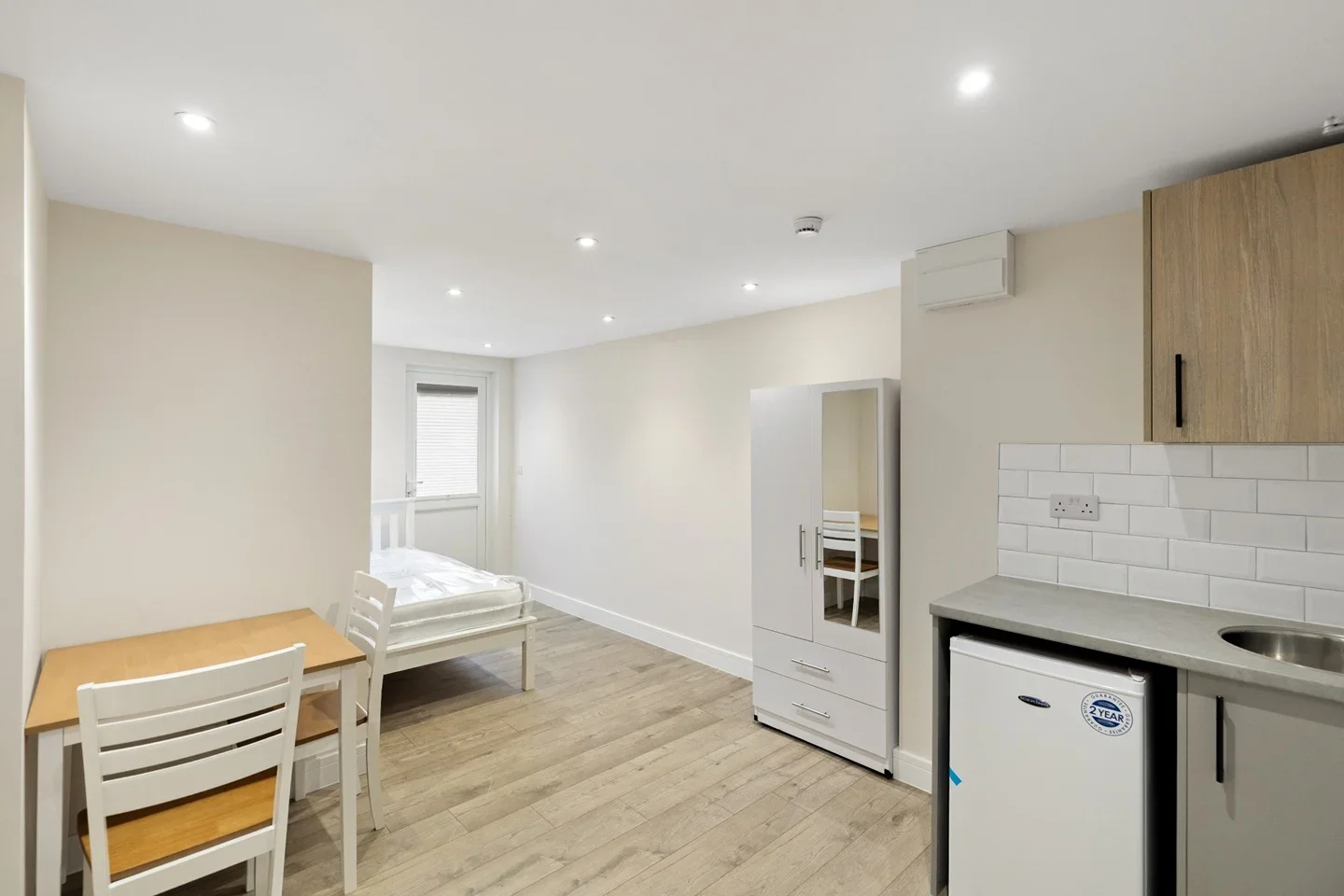 Flat Clarence Road in Grays