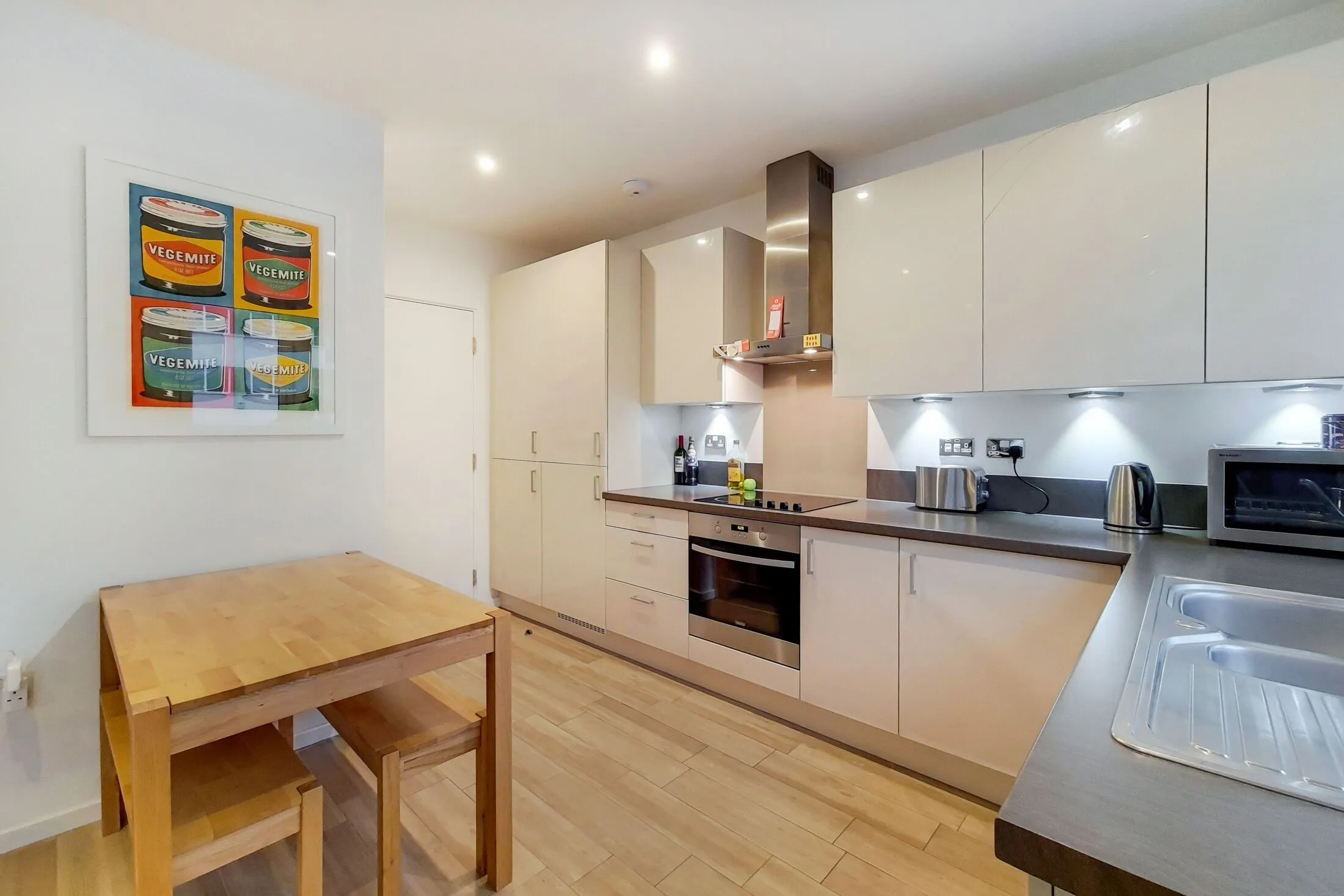 Flat Juniper Drive in Greater London