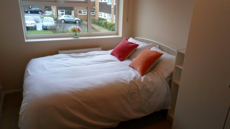 Room Moorland Close in Leeds