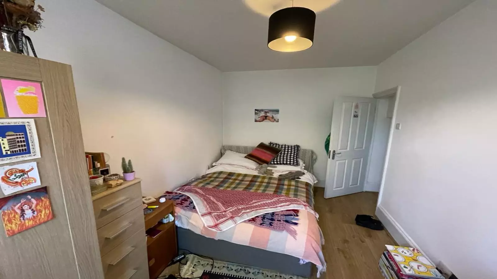 Flat Cambridge Heath Road in Greater London