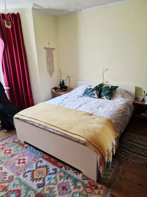 Room Brett Road in Greater London