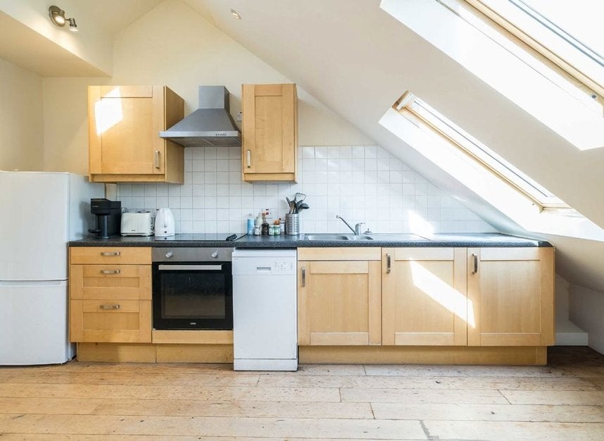 Flat Arodene Road in Greater London