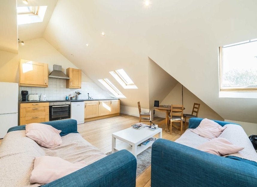 Flat Arodene Road in Greater London